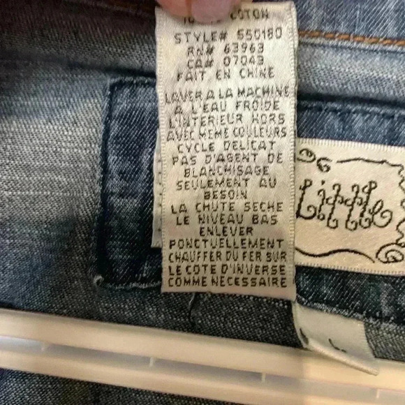 Live a Little Lightweight, Medium Wash Denim Shirt, V Neck, roll Up Sleeves - Picture 5 of 6